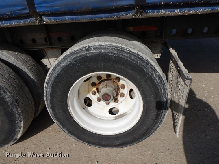 image for item IL9264 2002 Utility  side curtain trailer