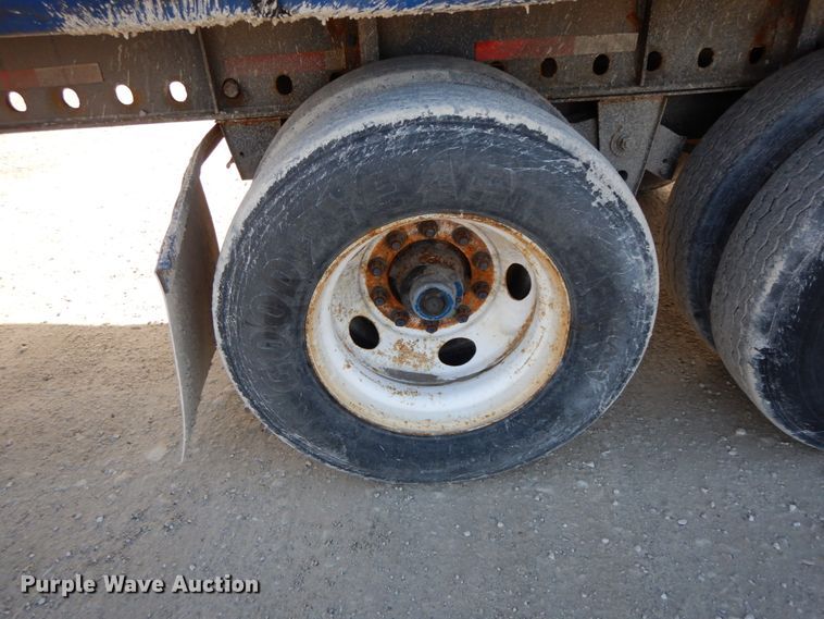 image for item IL9264 2002 Utility  side curtain trailer