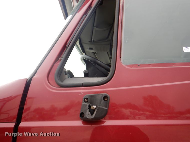 image for item IQ9247 2016 International DuraStar 4300  box truck