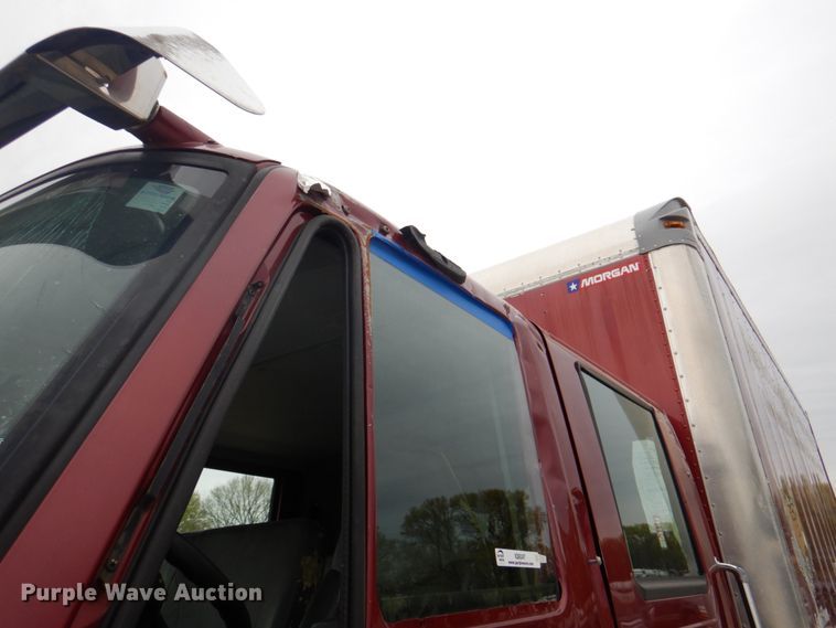 image for item IQ9247 2016 International DuraStar 4300  box truck