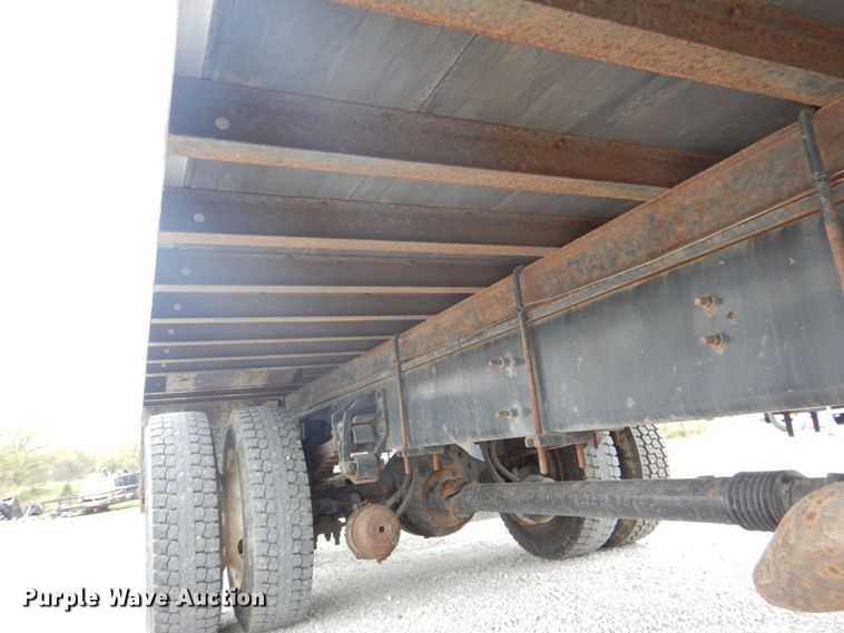 image for item IQ9247 2016 International DuraStar 4300  box truck