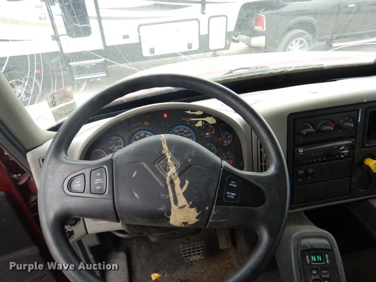 image for item IQ9247 2016 International DuraStar 4300  box truck