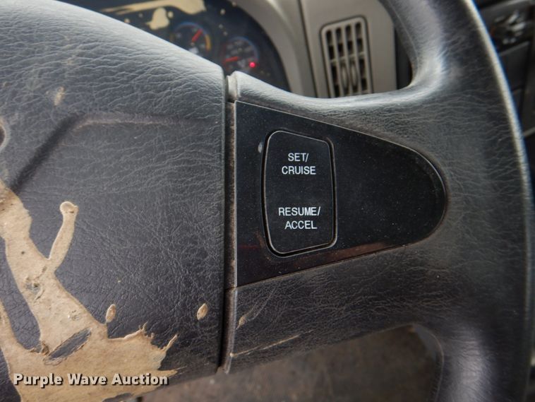 image for item IQ9247 2016 International DuraStar 4300  box truck