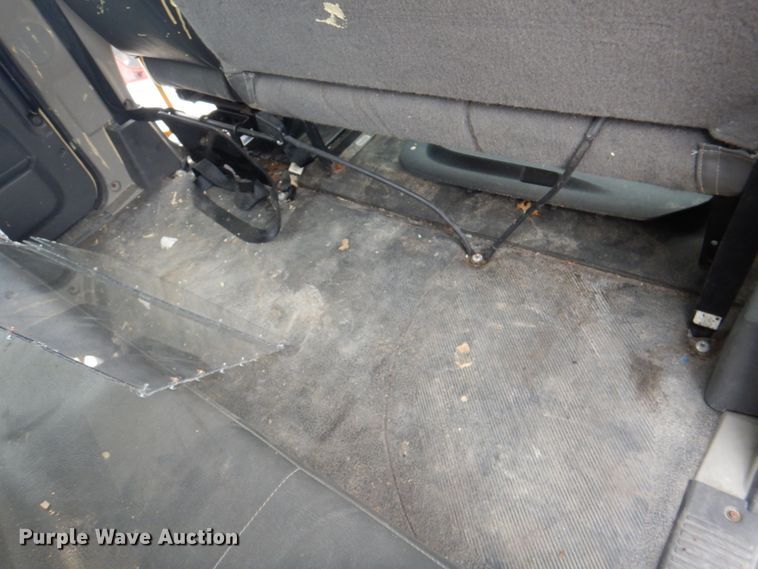 image for item IQ9247 2016 International DuraStar 4300  box truck