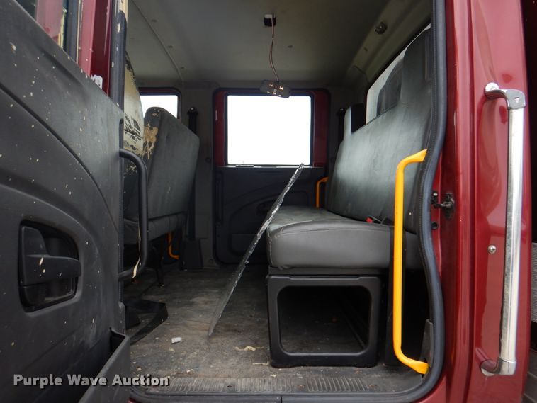 image for item IQ9247 2016 International DuraStar 4300  box truck