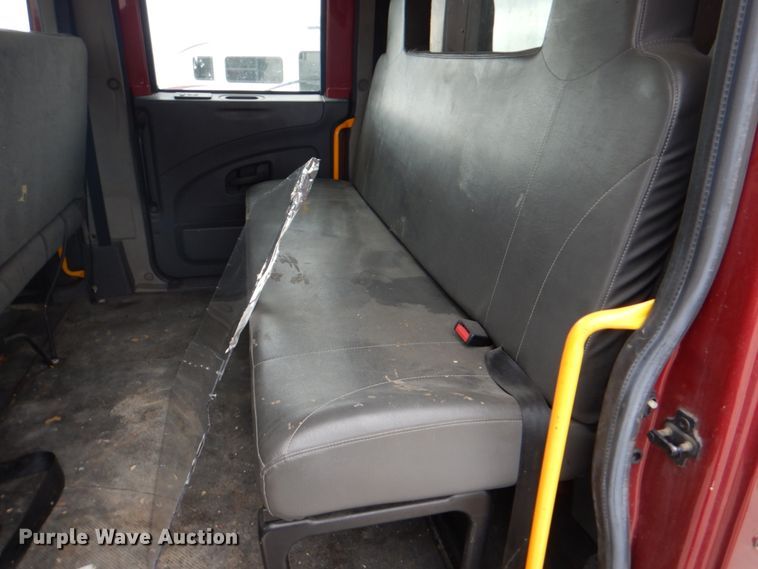 image for item IQ9247 2016 International DuraStar 4300  box truck