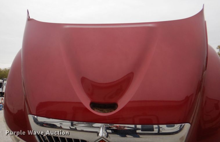 image for item IQ9247 2016 International DuraStar 4300  box truck