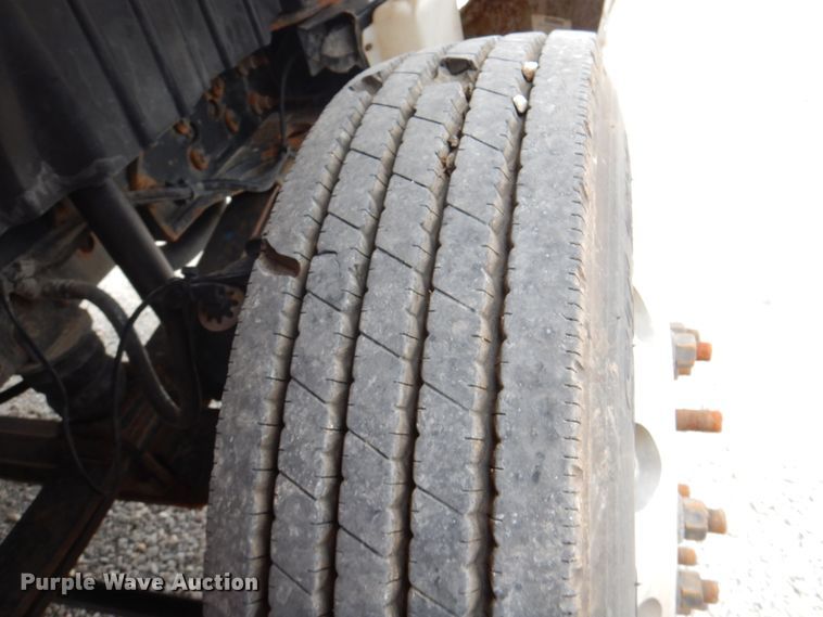 image for item IQ9247 2016 International DuraStar 4300  box truck