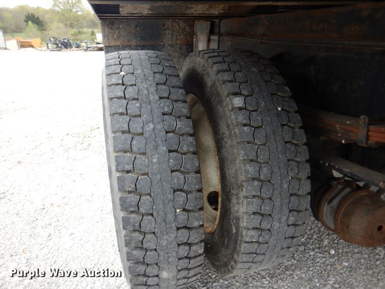 image for item IQ9247 2016 International DuraStar 4300  box truck