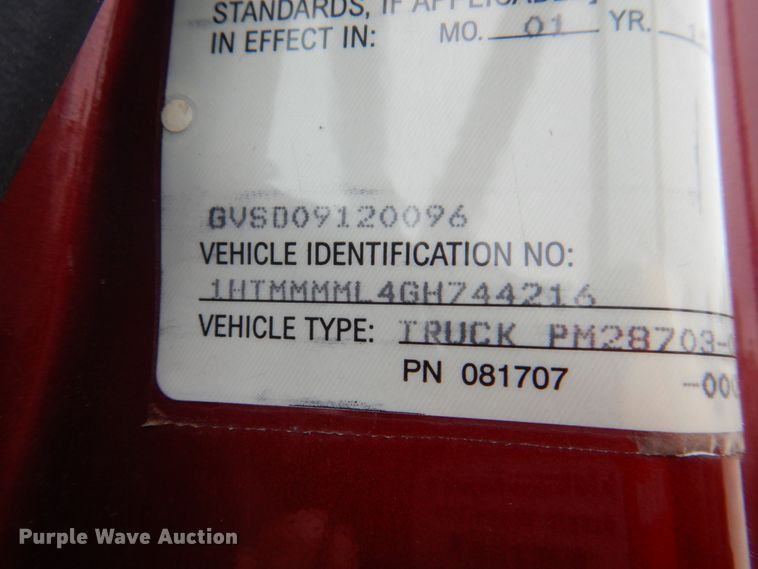 image for item IQ9247 2016 International DuraStar 4300  box truck