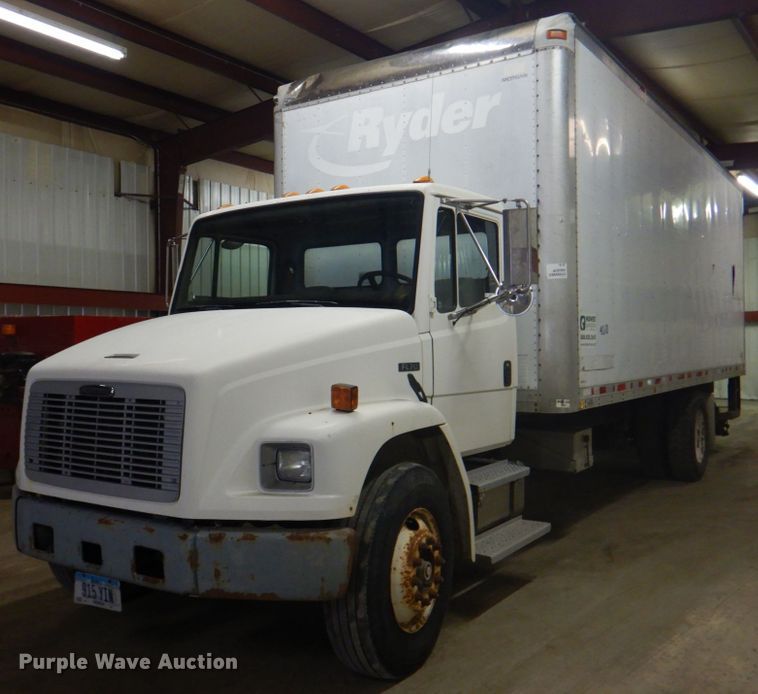 image for item IQ9266 2001 Freightliner FL70  box truck