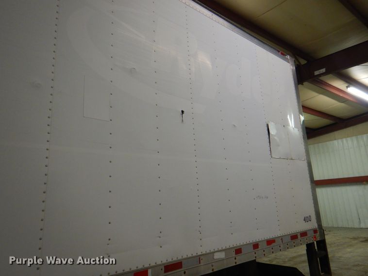 image for item IQ9266 2001 Freightliner FL70  box truck