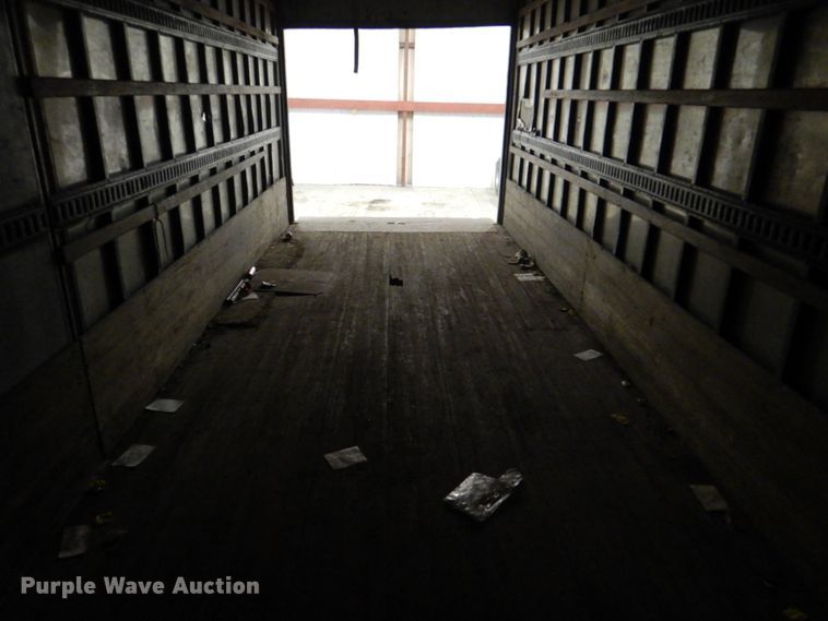 image for item IQ9266 2001 Freightliner FL70  box truck