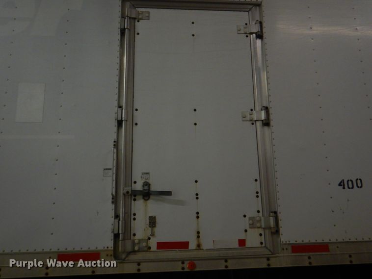 image for item IQ9266 2001 Freightliner FL70  box truck