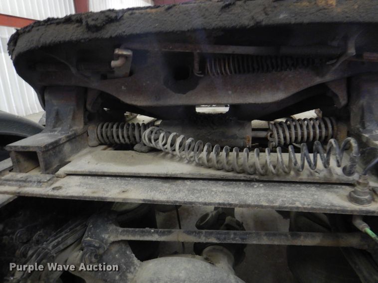 image for item IQ9267 2006 Freightliner Columbia  semi truck