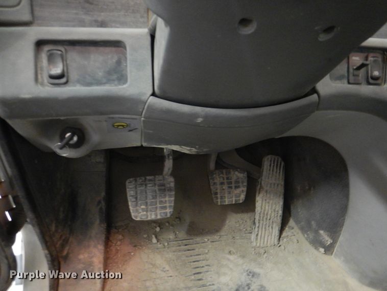 image for item IQ9267 2006 Freightliner Columbia  semi truck