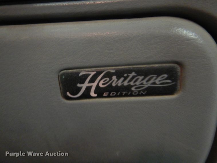 image for item IQ9267 2006 Freightliner Columbia  semi truck