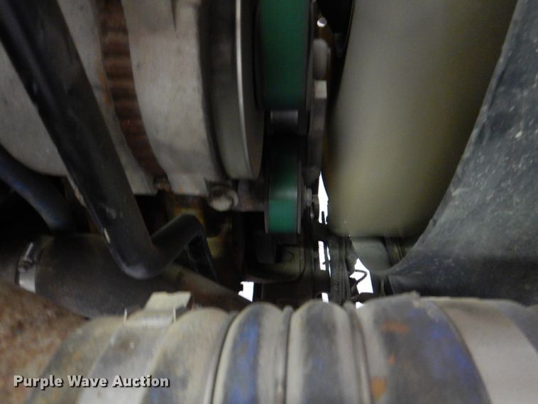 image for item IQ9267 2006 Freightliner Columbia  semi truck