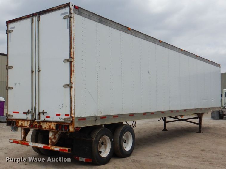 image for item IQ9269 1995 Utility Trailers VS2D0  dry van trailer