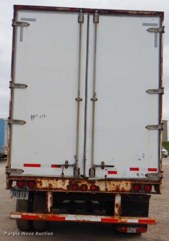 image for item IQ9269 1995 Utility Trailers VS2D0  dry van trailer