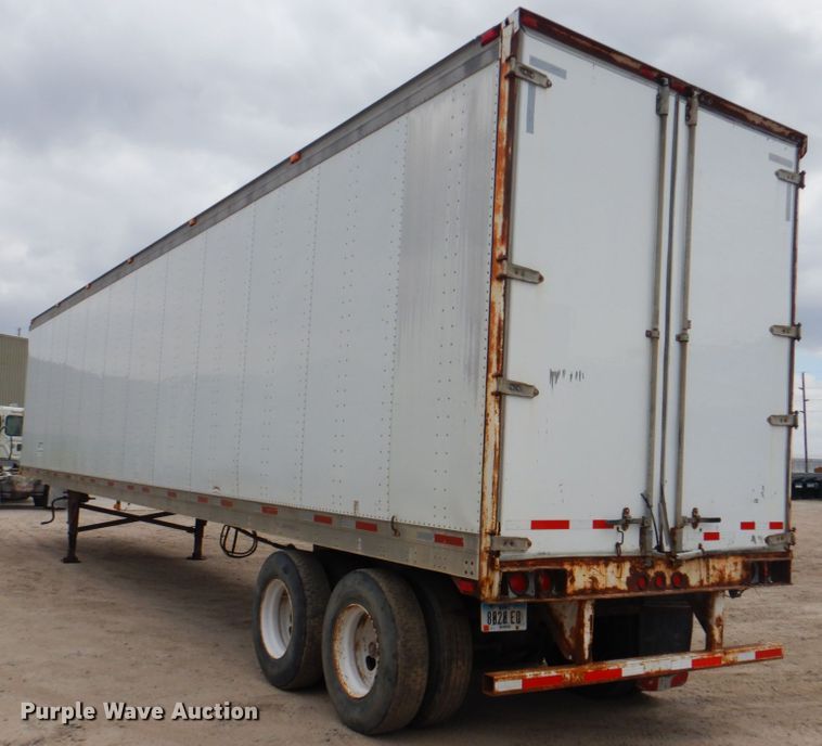 image for item IQ9269 1995 Utility Trailers VS2D0  dry van trailer