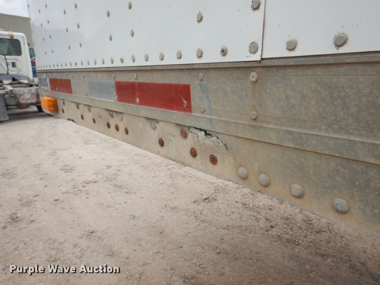 image for item IQ9269 1995 Utility Trailers VS2D0  dry van trailer