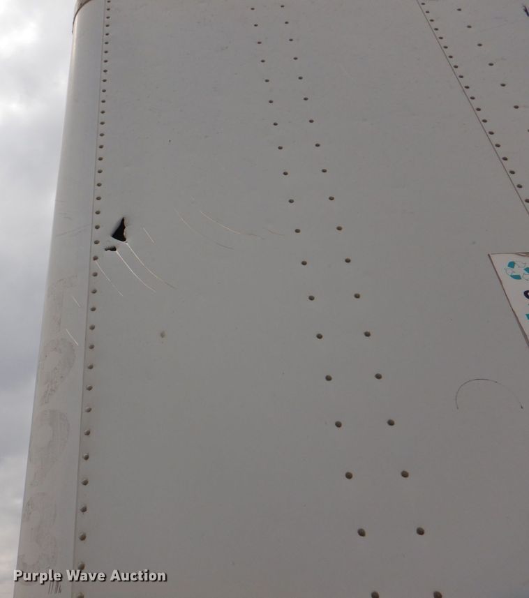 image for item IQ9269 1995 Utility Trailers VS2D0  dry van trailer