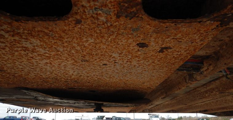 image for item IQ9269 1995 Utility Trailers VS2D0  dry van trailer