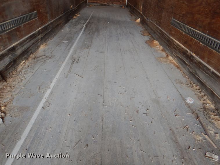 image for item IQ9269 1995 Utility Trailers VS2D0  dry van trailer