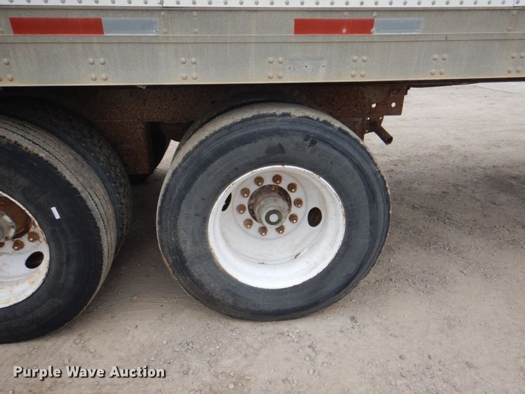 image for item IQ9269 1995 Utility Trailers VS2D0  dry van trailer