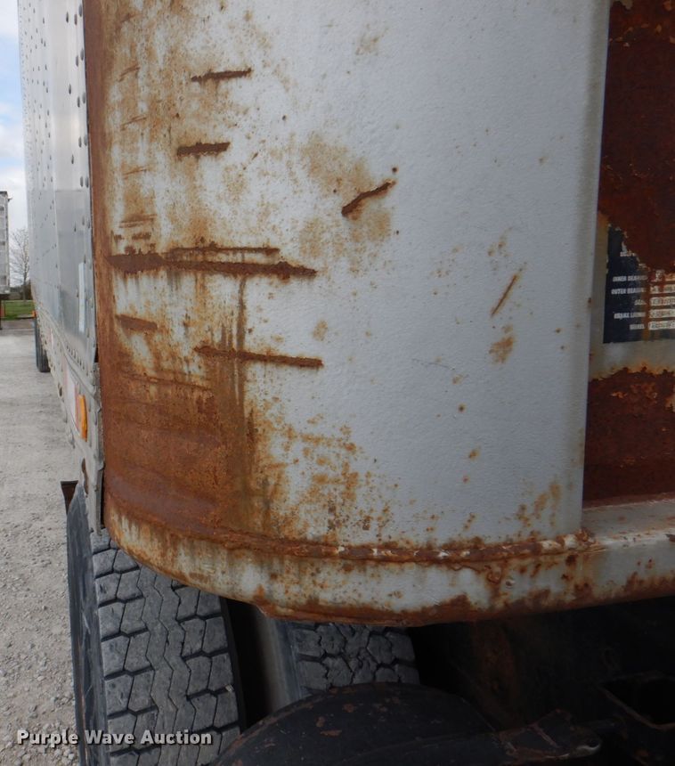 image for item IQ9272 1980 Fruehauf FRXF245LS  dry van trailer