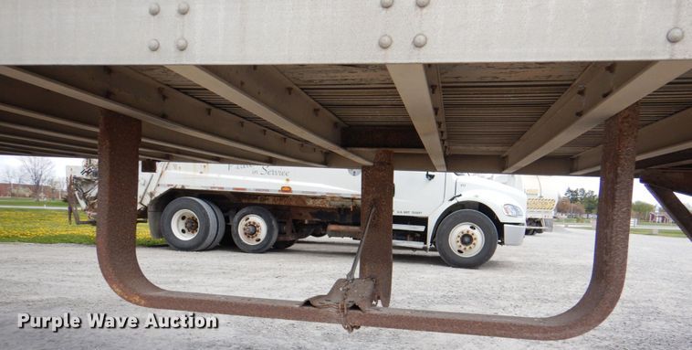 image for item IQ9272 1980 Fruehauf FRXF245LS  dry van trailer