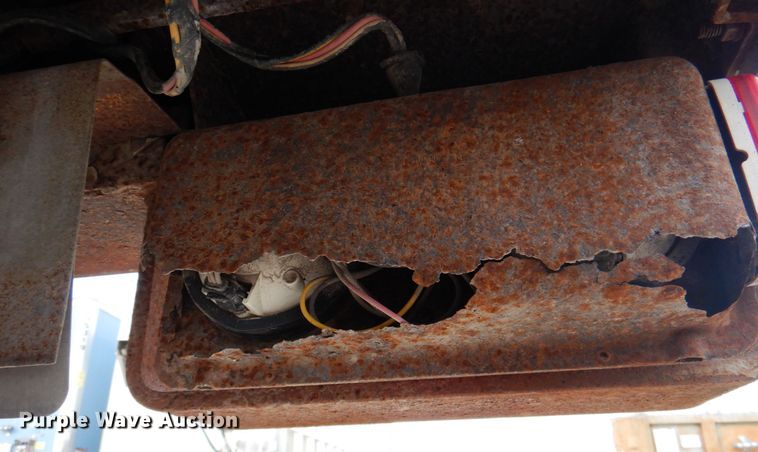 image for item IQ9272 1980 Fruehauf FRXF245LS  dry van trailer