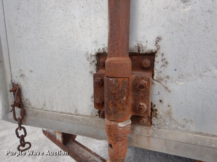 image for item IQ9272 1980 Fruehauf FRXF245LS  dry van trailer