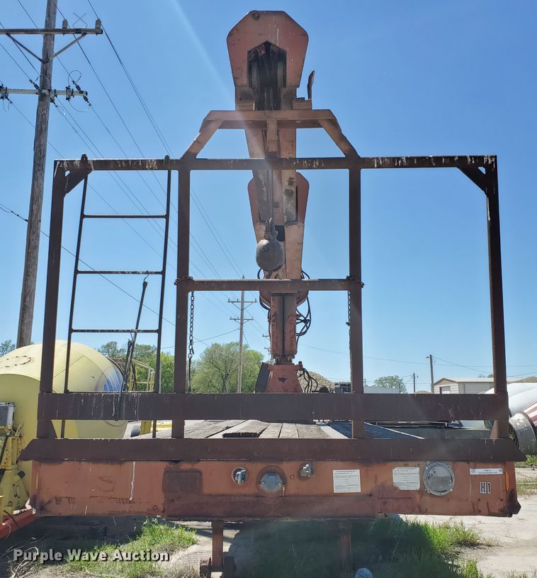 image for item IT9814 1972 Fruehauf  flatbed trailer