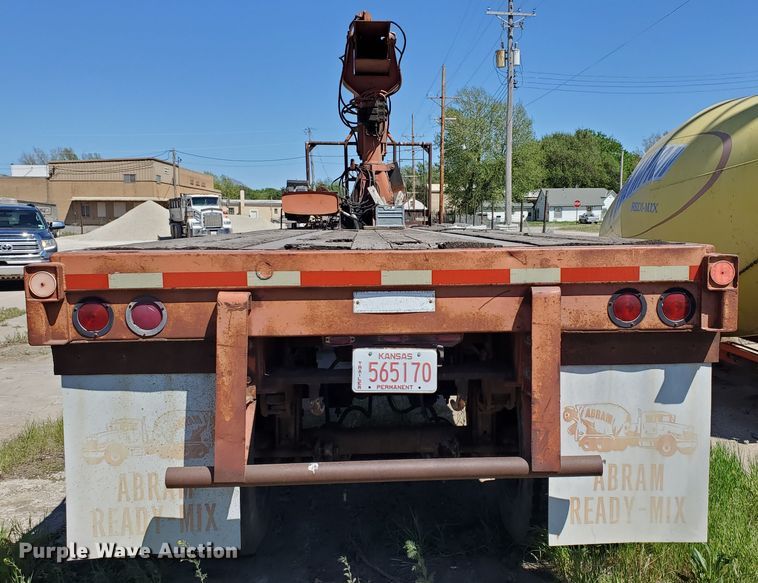image for item IT9814 1972 Fruehauf  flatbed trailer