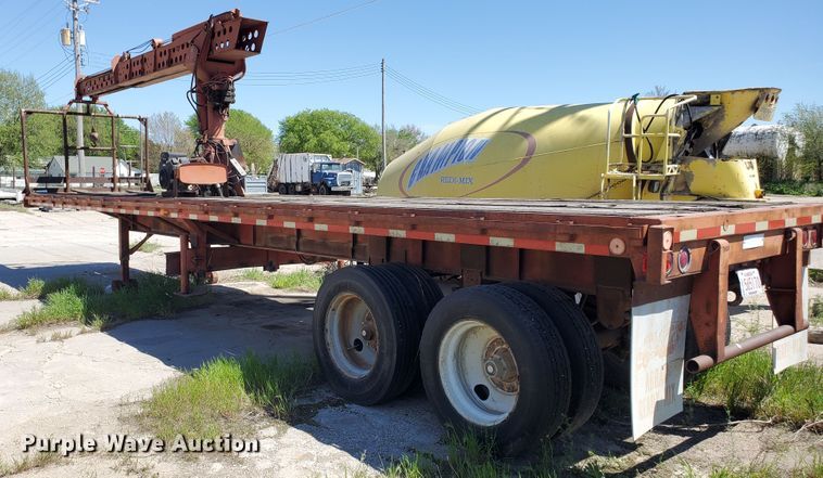 image for item IT9814 1972 Fruehauf  flatbed trailer