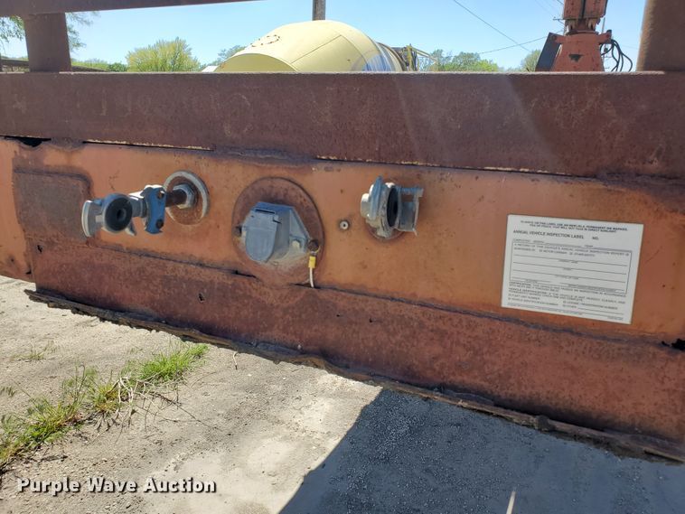 image for item IT9814 1972 Fruehauf  flatbed trailer