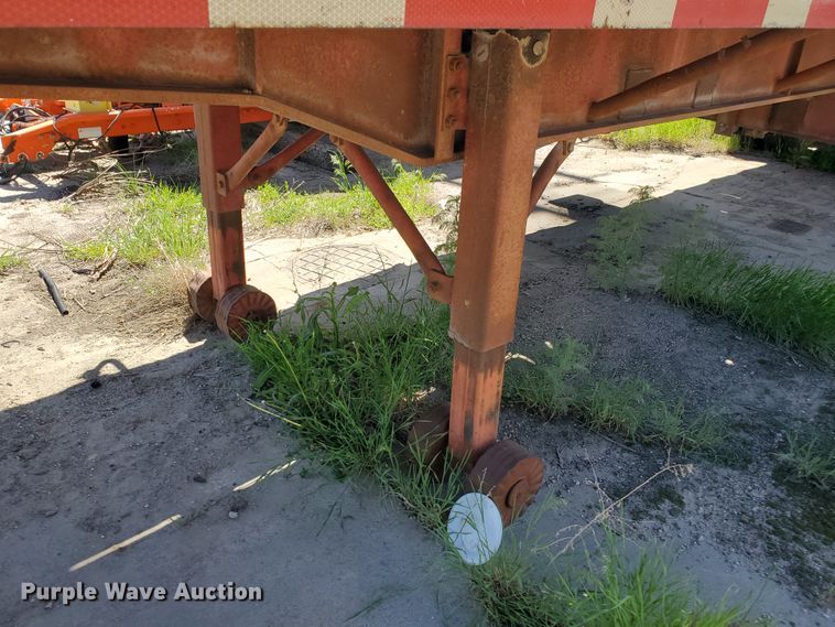 image for item IT9814 1972 Fruehauf  flatbed trailer