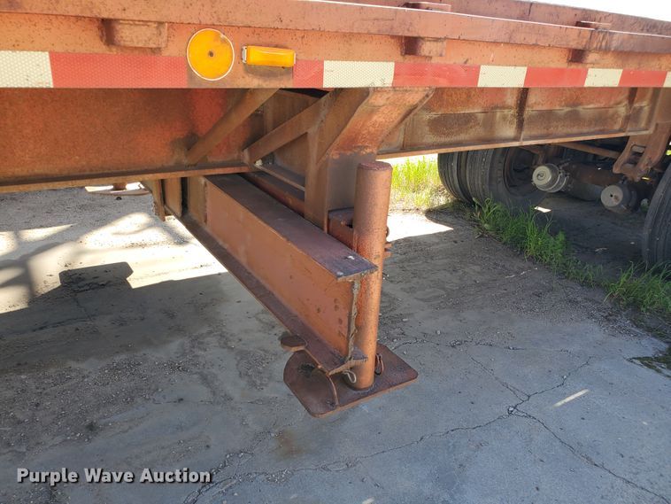 image for item IT9814 1972 Fruehauf  flatbed trailer