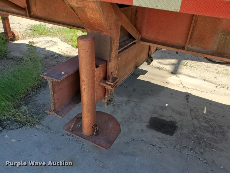 image for item IT9814 1972 Fruehauf  flatbed trailer