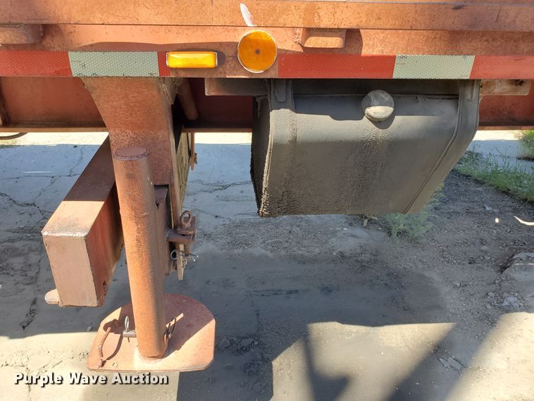 image for item IT9814 1972 Fruehauf  flatbed trailer