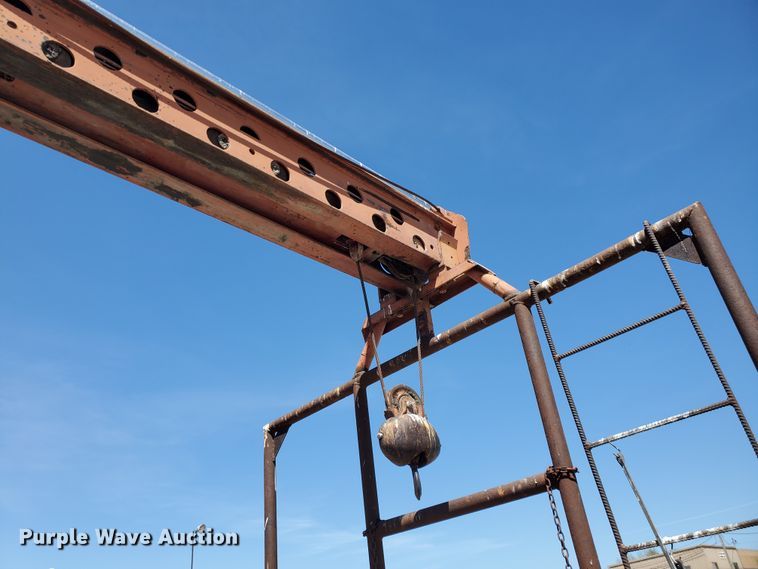 image for item IT9814 1972 Fruehauf  flatbed trailer