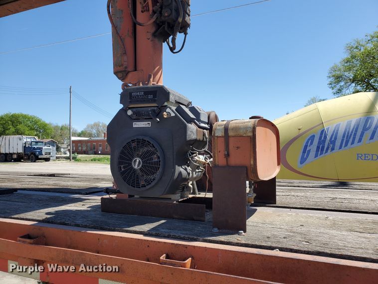 image for item IT9814 1972 Fruehauf  flatbed trailer