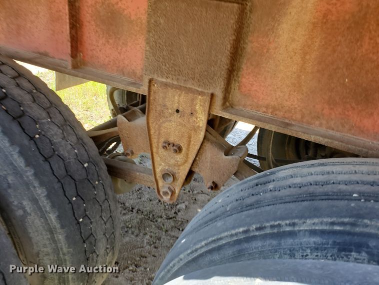 image for item IT9814 1972 Fruehauf  flatbed trailer