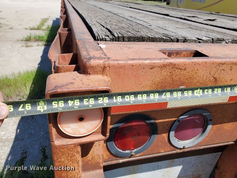 image for item IT9814 1972 Fruehauf  flatbed trailer