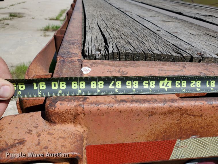 image for item IT9814 1972 Fruehauf  flatbed trailer