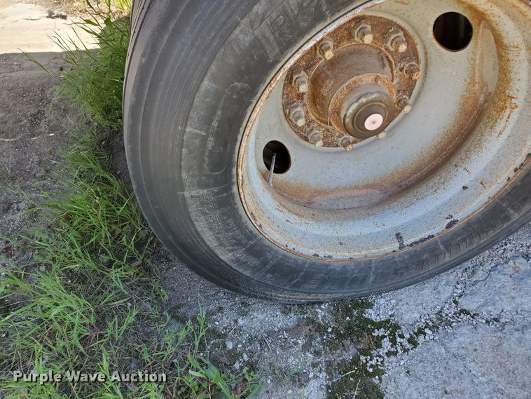 image for item IT9814 1972 Fruehauf  flatbed trailer