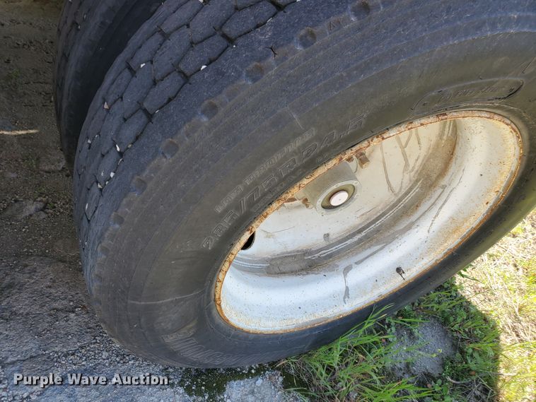 image for item IT9814 1972 Fruehauf  flatbed trailer