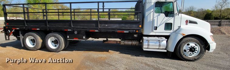 image for item IV9007 2010 Kenworth T300  flatbed truck